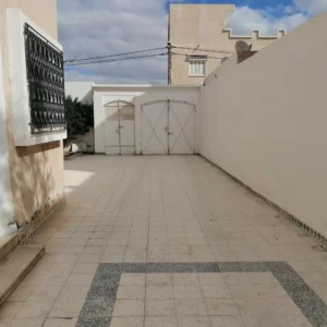 للبيع بالقيروان فيلا بالصحابي 3